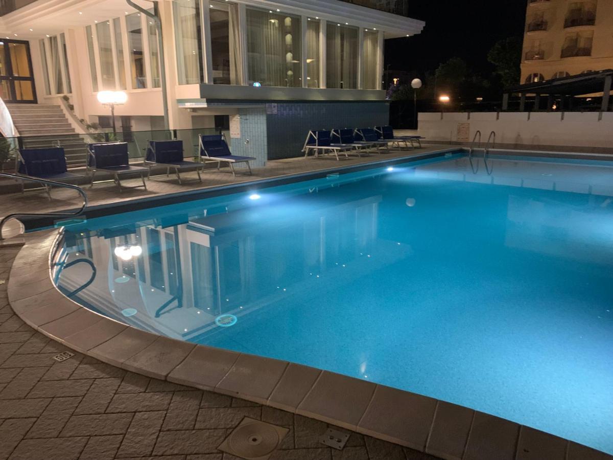 Hotel Mercedes Misano Adriatico Exterior foto
