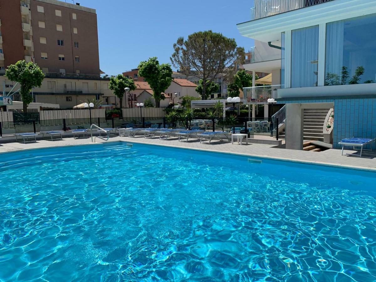 Hotel Mercedes Misano Adriatico Exterior foto